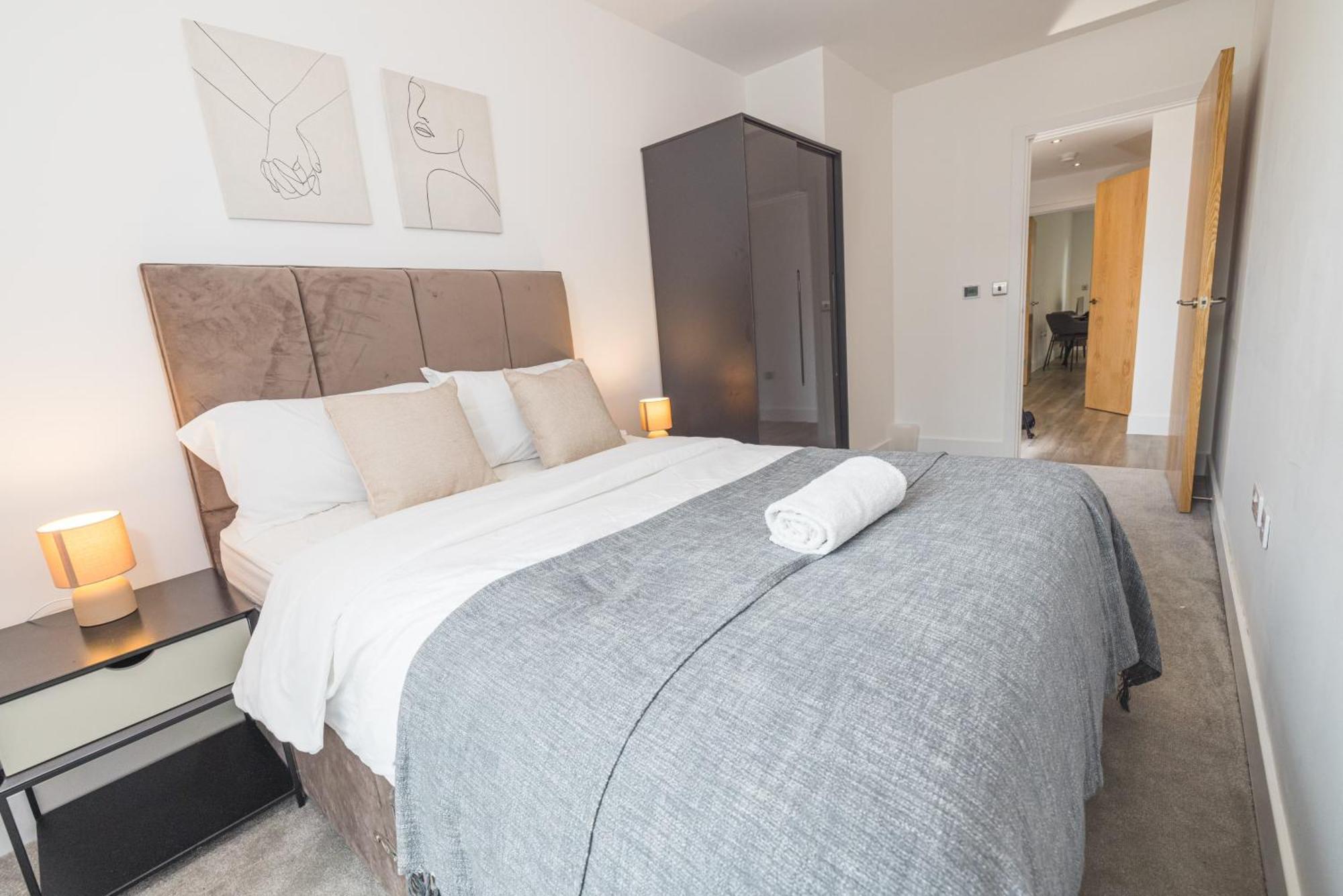 City Escape - Royal Wharf Лондон Екстер'єр фото